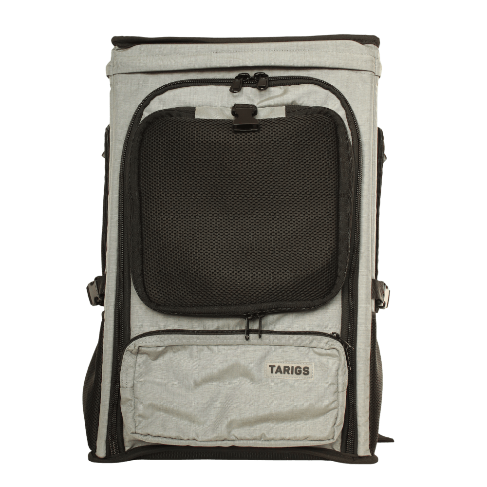 The ROOFPACKER is compact, easy to carry and offers enough space for everything you need for your cat.